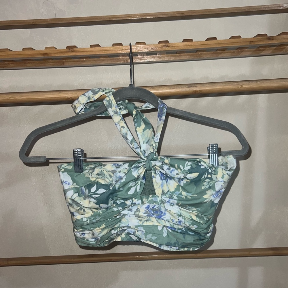 Abercrombie & Fitch Floral Halter Top Cropped